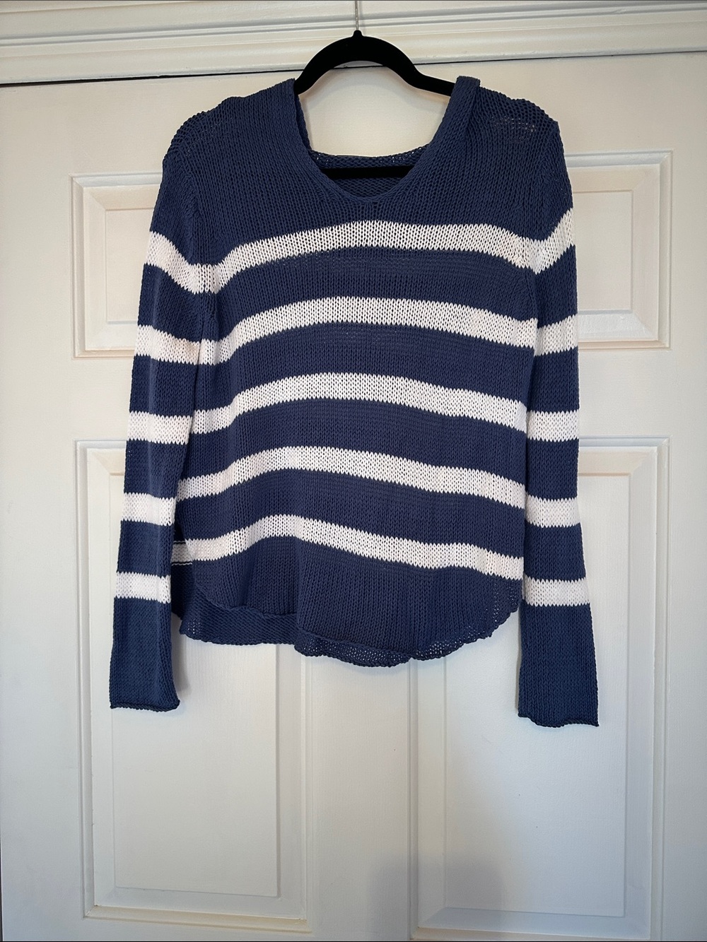 Light knit hooded sweater